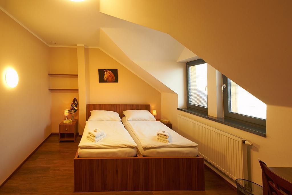 Hotel Horse Riding - Jezdecky Areal Trsice Room photo