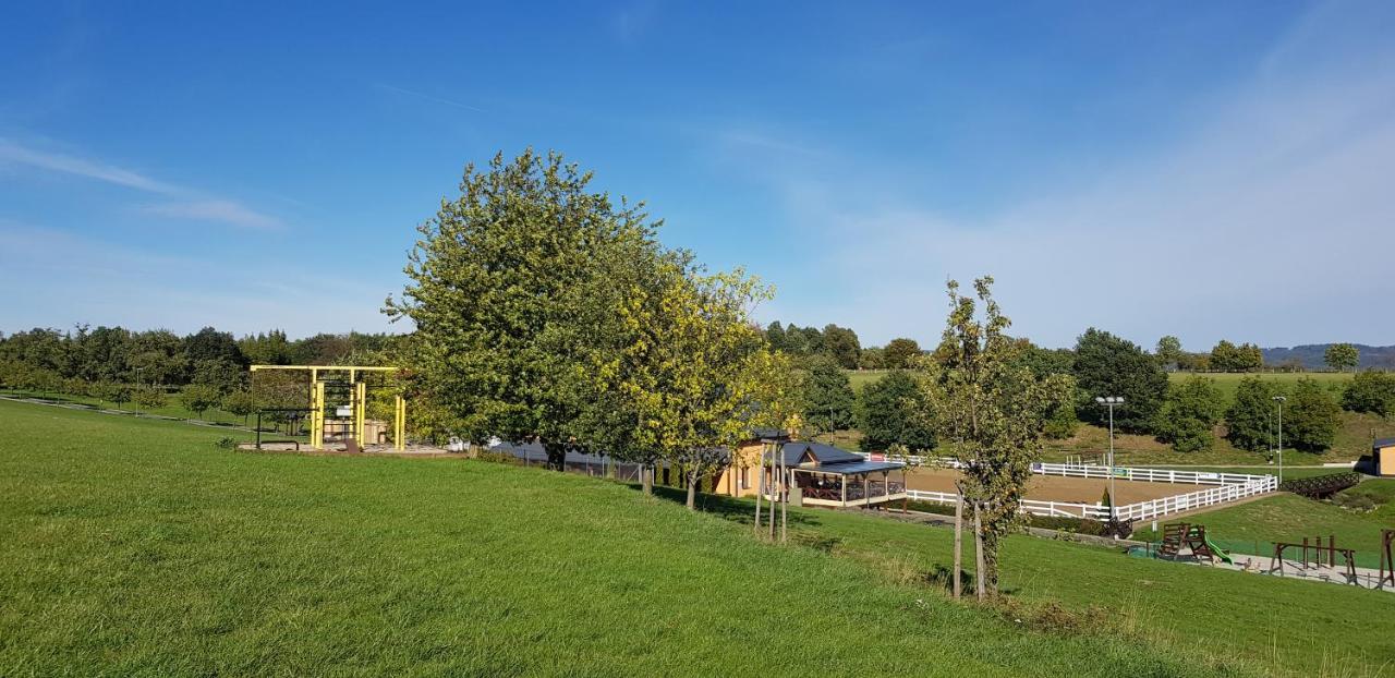 Hotel Horse Riding - Jezdecky Areal Trsice Exterior photo