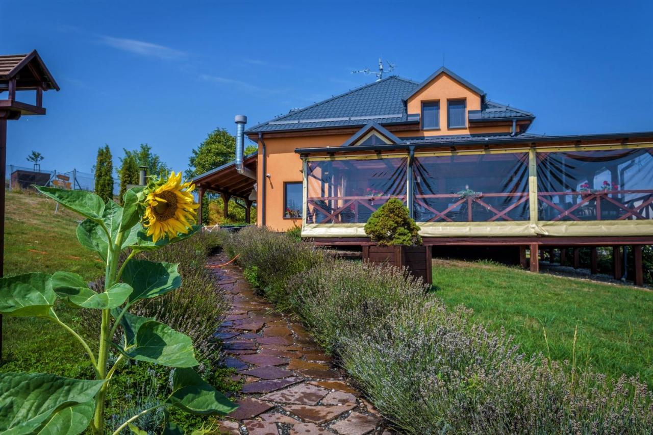 Hotel Horse Riding - Jezdecky Areal Trsice Exterior photo